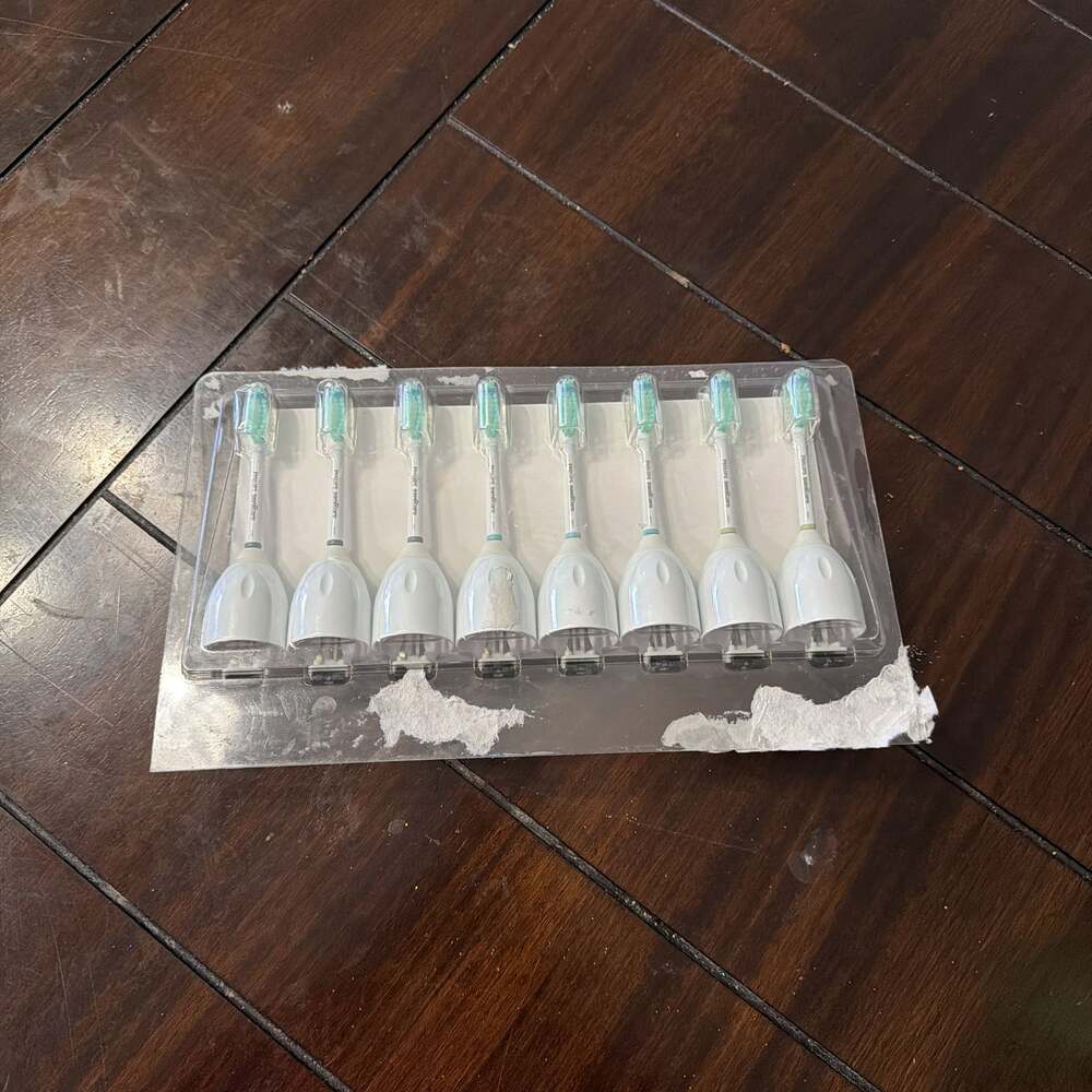 Philips Sonicare E Series Replacement Brush Heads, 8 pk. - new box was ruined